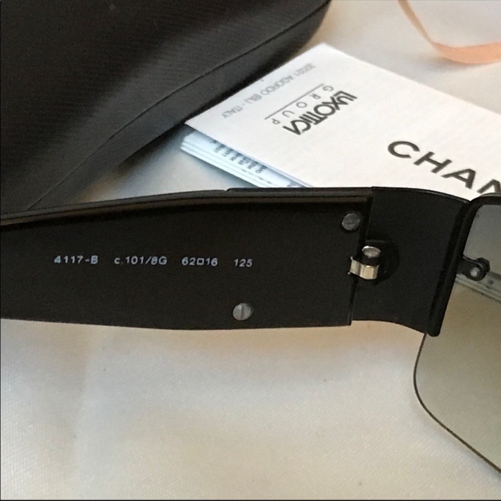 ⛔️SOLD⛔️ Authentic Classic CHANEL Sunglasses - Picture 12 of 12